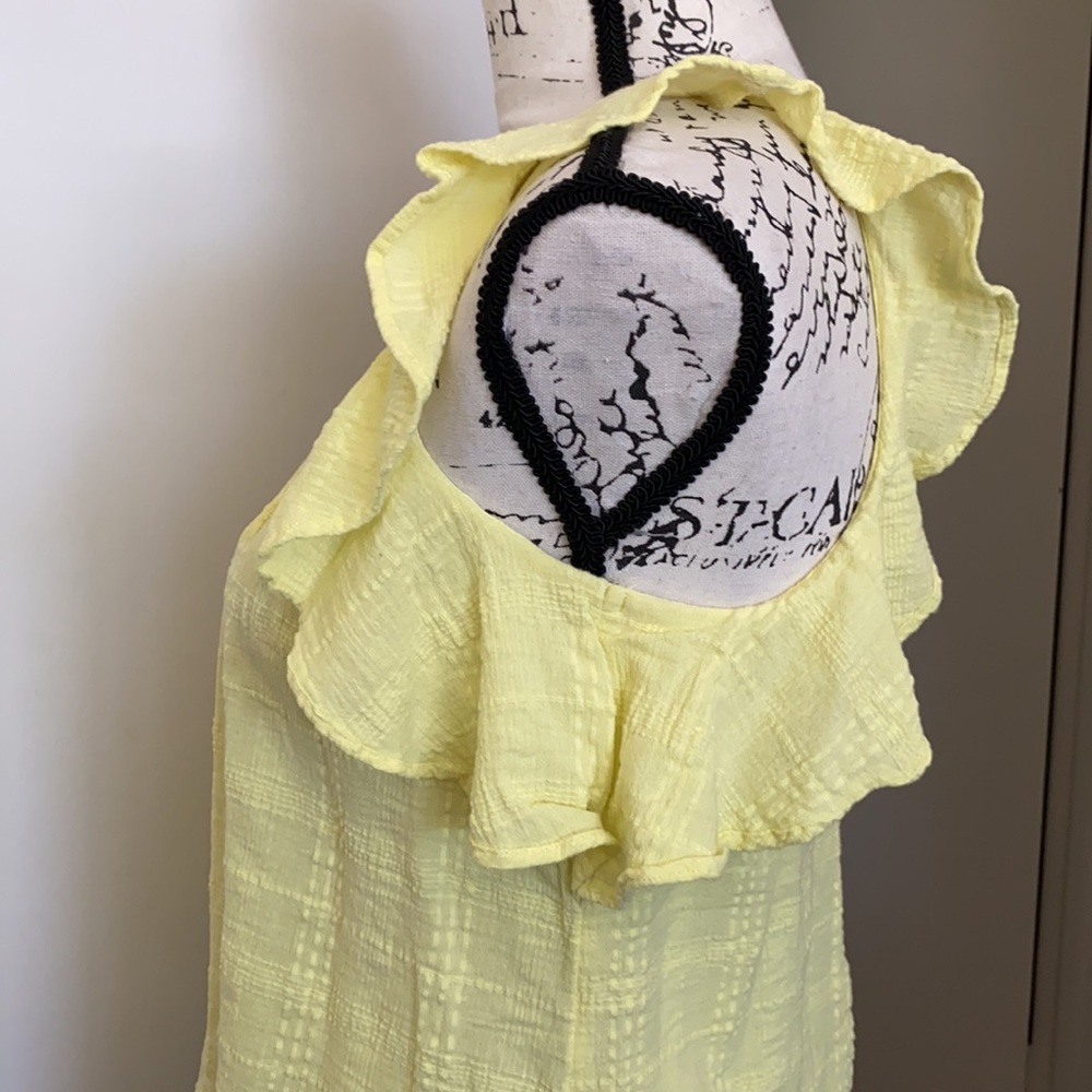 Universal Thread Flutter Sleeve Top - Picture 5 of 9